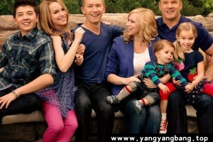 美剧《查莉成长日记》全1-4季高清视频英音中字[MP4/32GB]云网盘下载